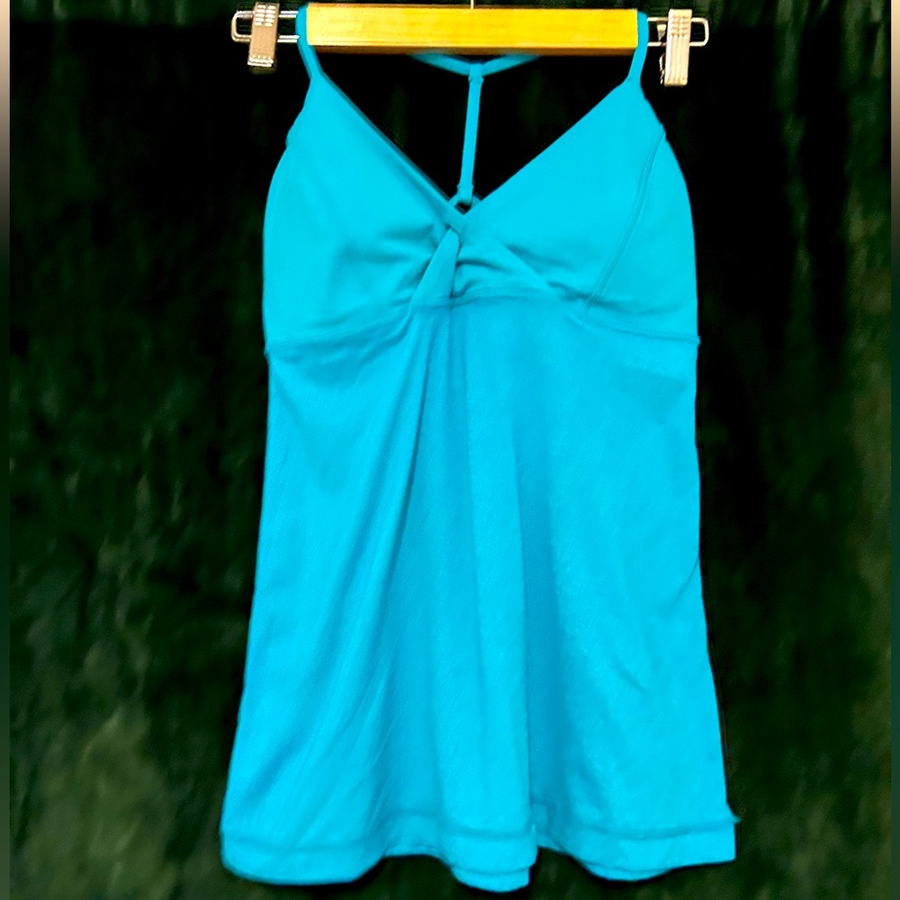 Lululemon Pranayama twist-front tank, size 6
